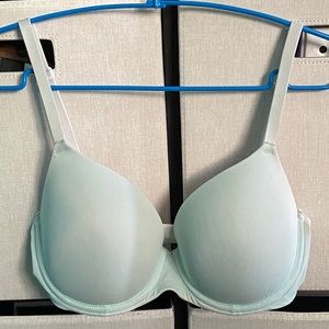 Victoria’s Secret PINK Mint T-shirt Wear Everywhere Lightly Lined Bra